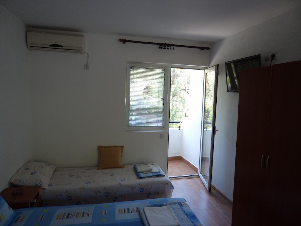 Bed And Breakfast Mediteran Bar Chambre photo